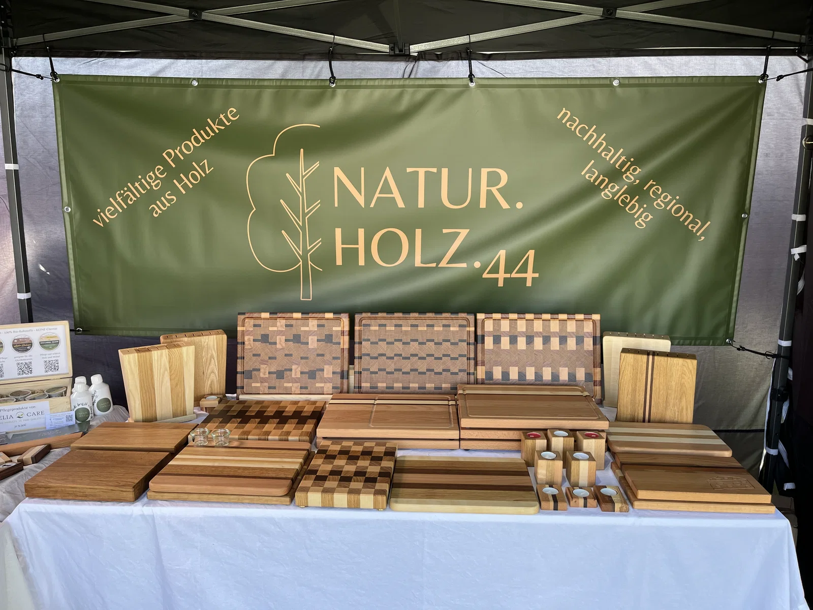 NATUR.HOLZ.44 auf dem Markt